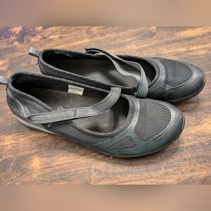 Women's Merrell 0aris black leather and mesh ballet flats - size 10